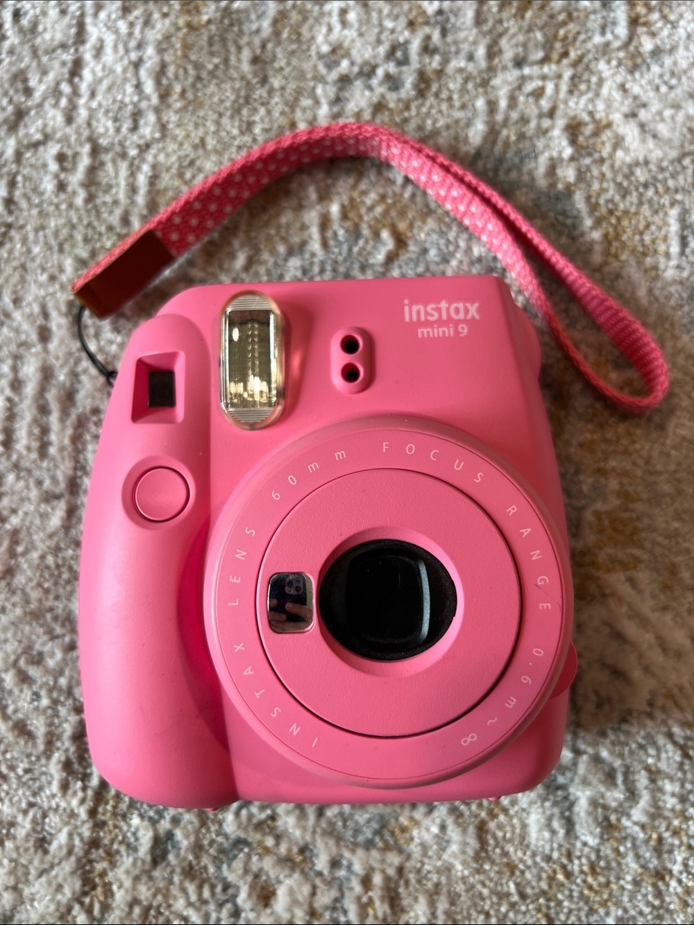 Fujifilm Instax Mini 9 Hot Pink Instant Camera with Wrist Strap z91